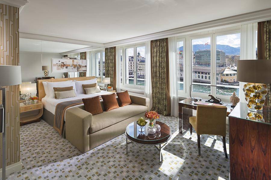 Deluxe River View Room - King Bed