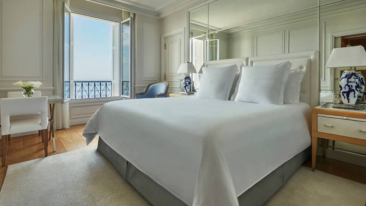 Palace Sea View Room - King Bed