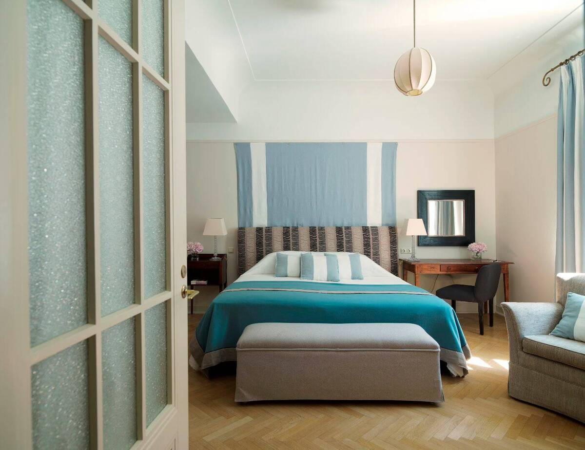 Classic Queen Room
