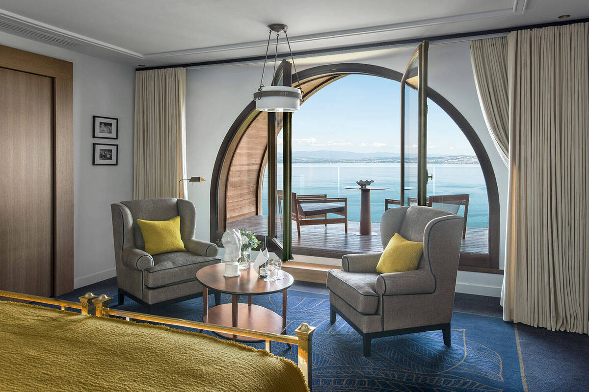 Exclusive Presidential Suite Lake Geneva View