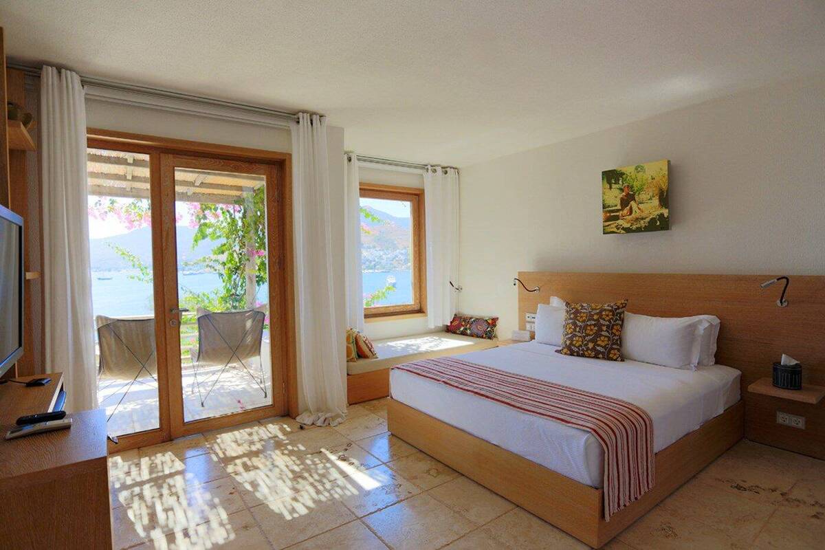 Lower Deck Sea View Room