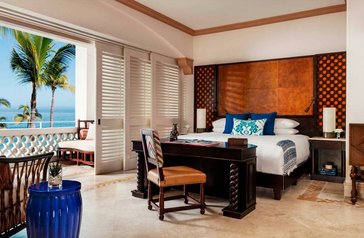 Oceanfront Junior Suite 
