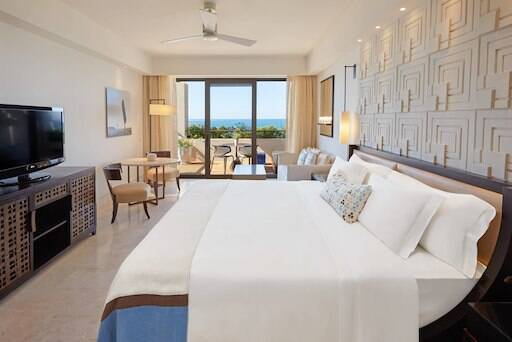 Premium Deluxe Sea View Room - King Bed