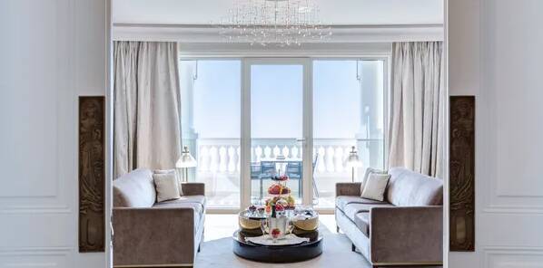 Diamond Sea View Suite