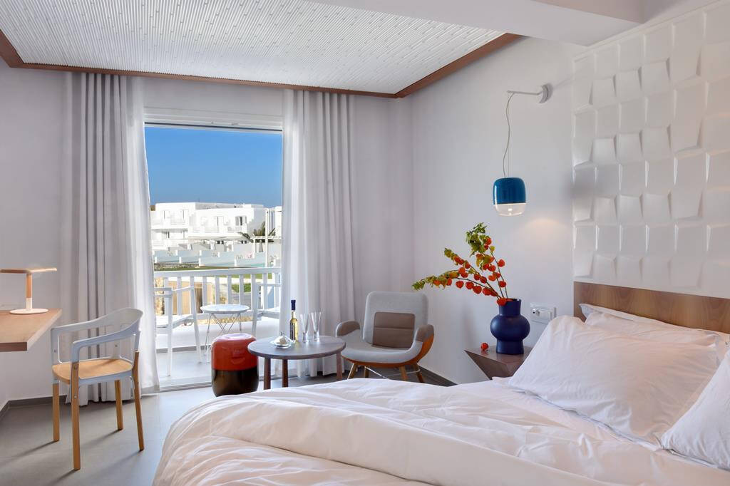 Rinia Deluxe Room with Side Sea View