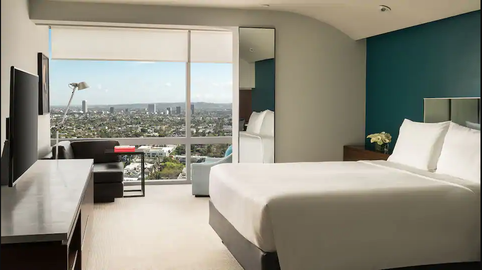 King Bed Sunset Boulevard View