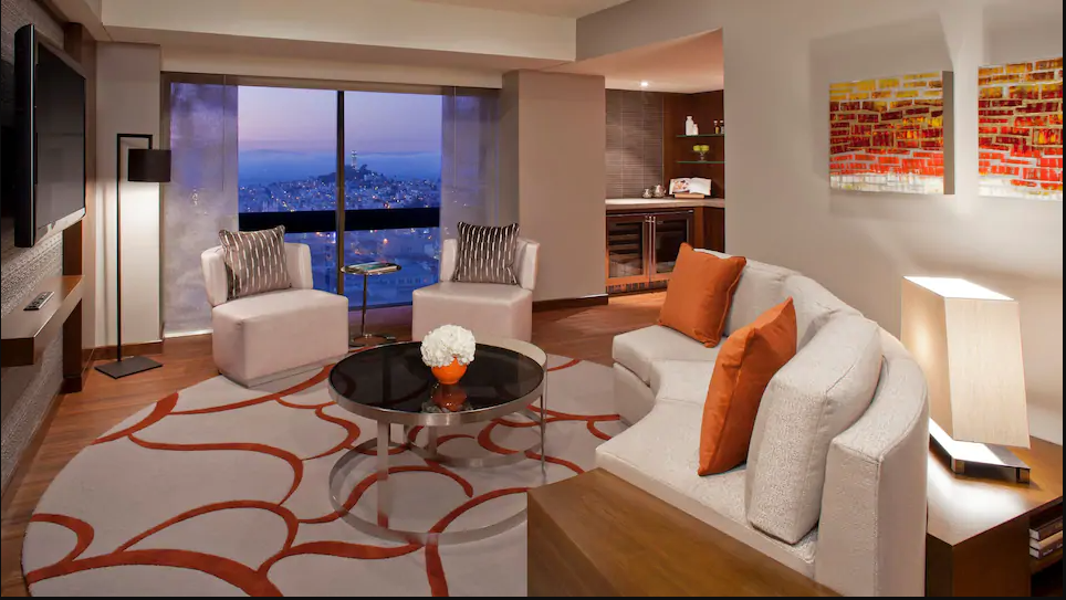 Deluxe Suite