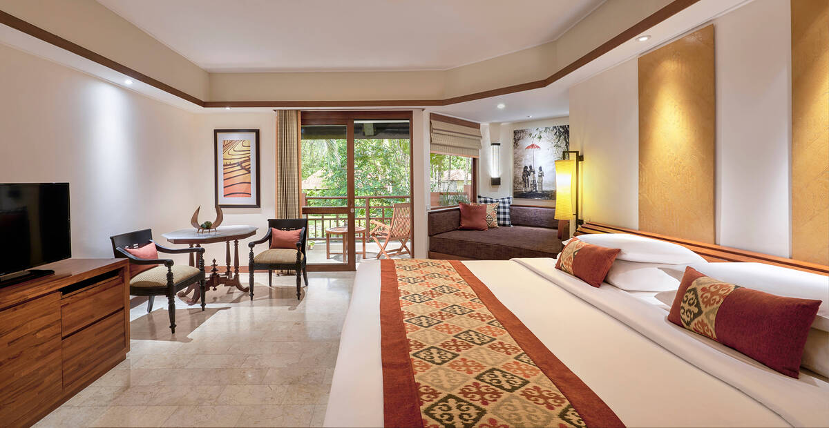 King Bed Garden View