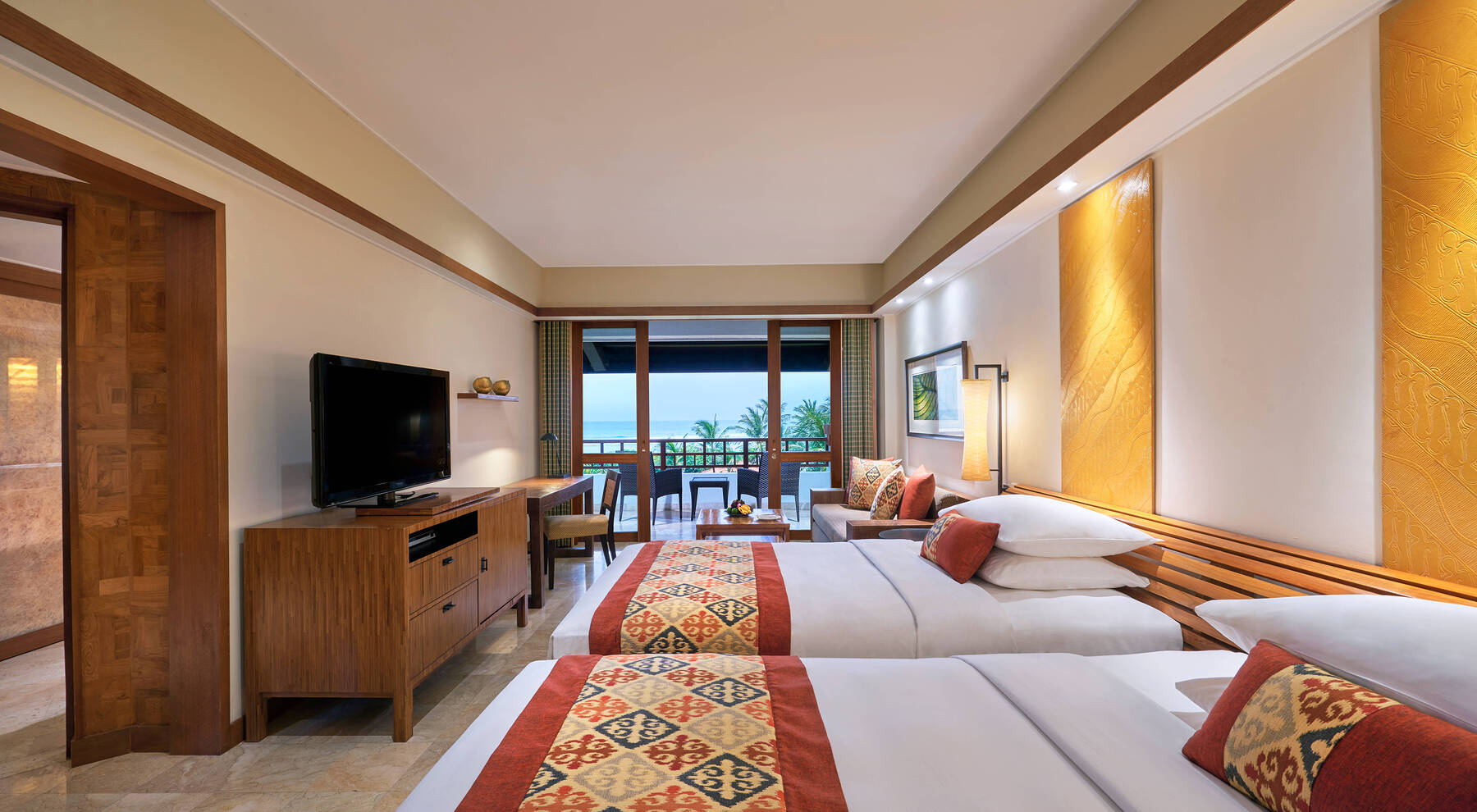 Twin Beds Club Access Deluxe