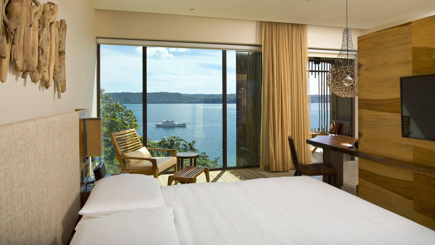 King Bed Bay View