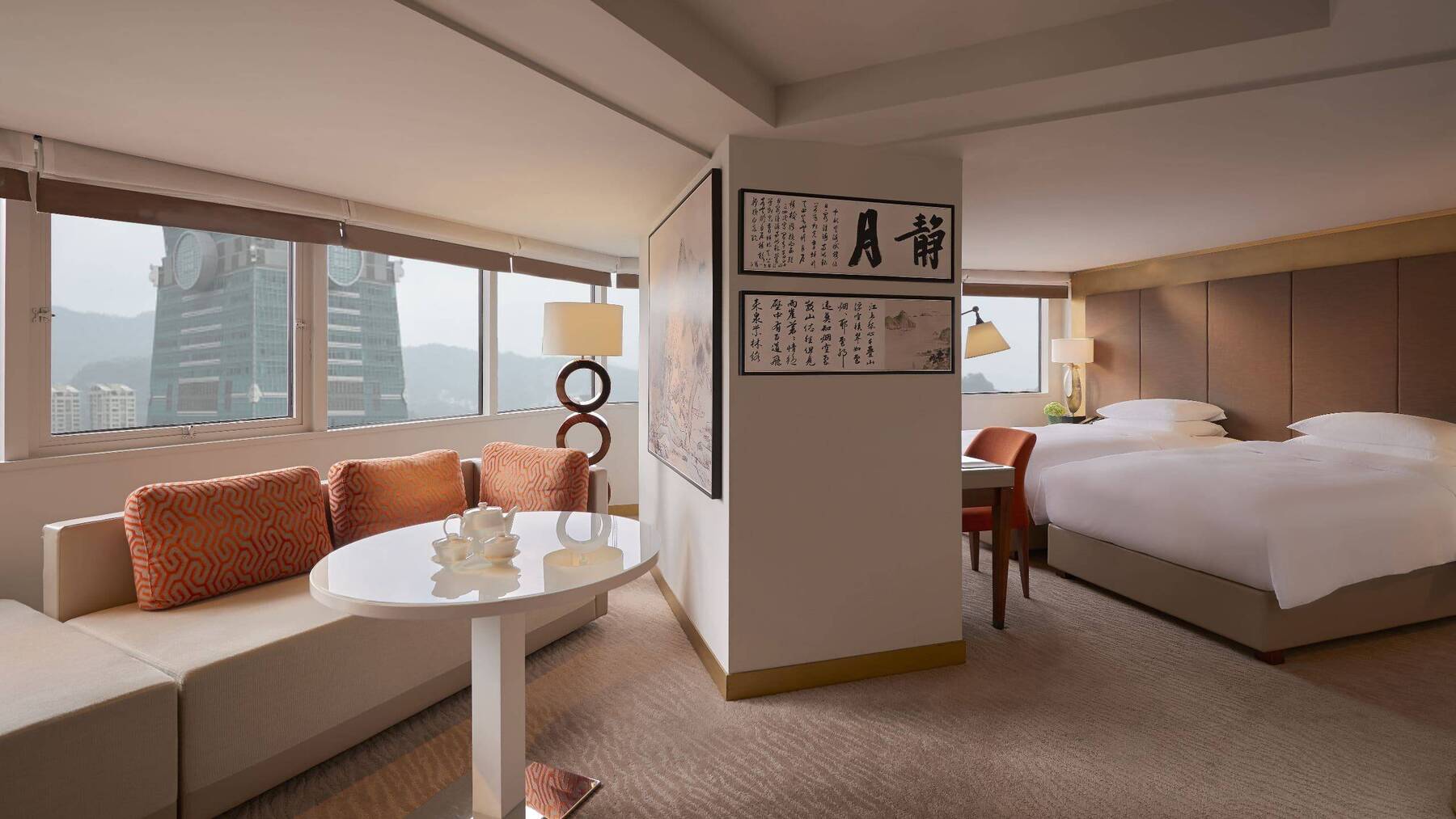 Twin Beds View Club Access Premium