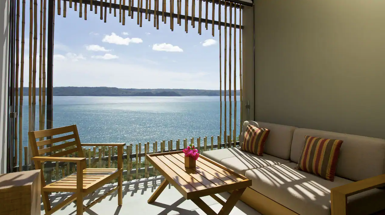 King Bed Bay View