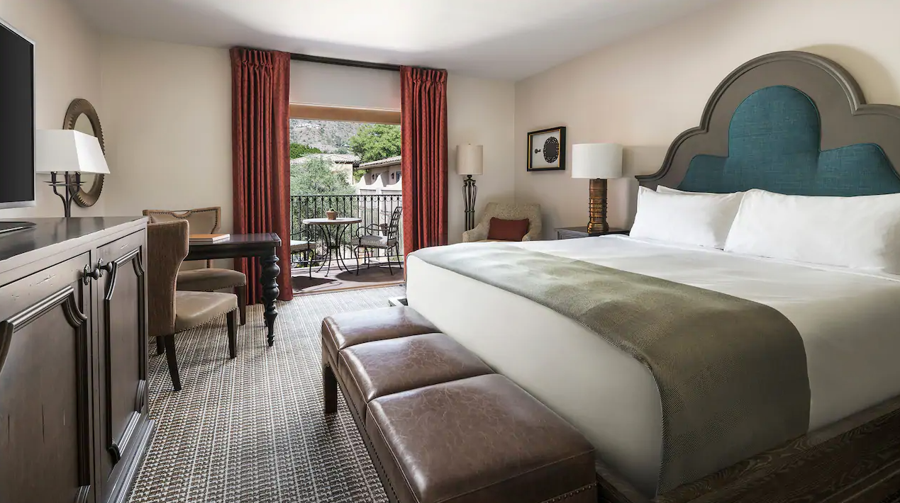 Camelback View Corner Suite with Terrace