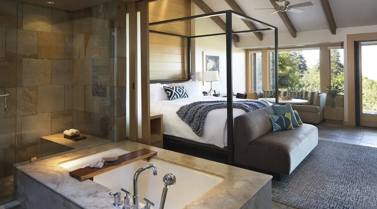 Pacific House Suite