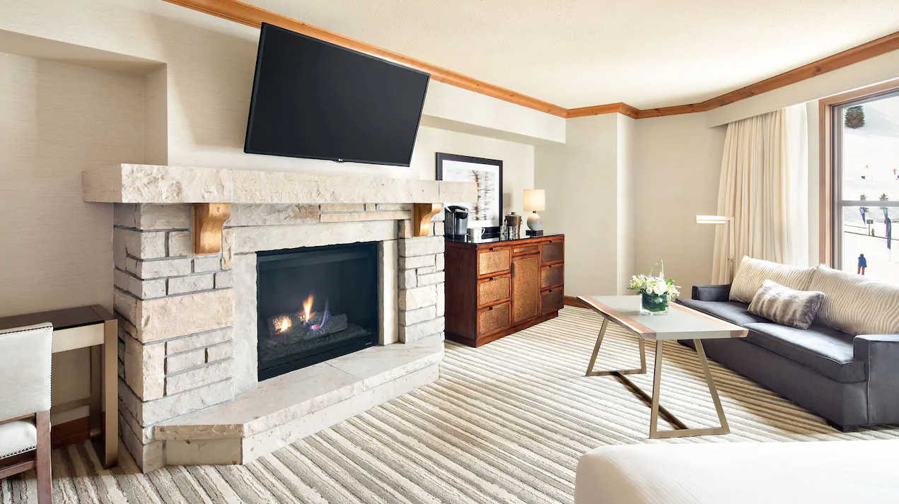 One King Park Junior Suite with Fireplace