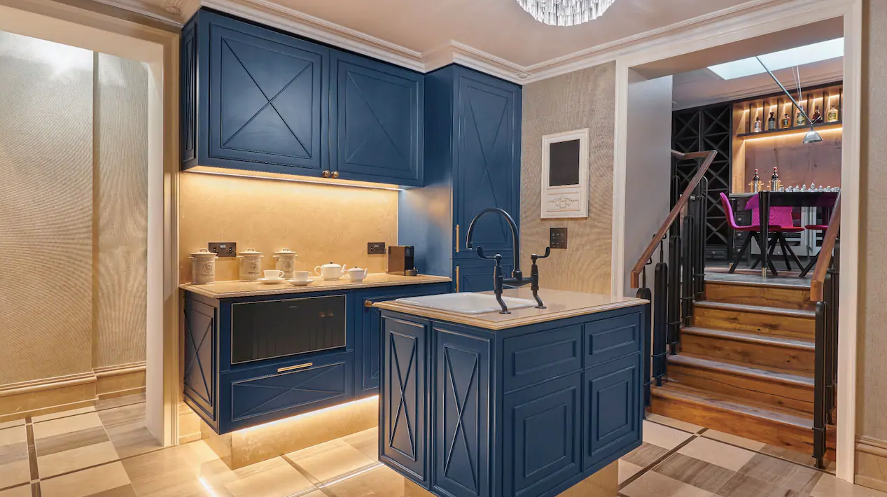 Great Scotland Yard Two Bedroom Townhouse