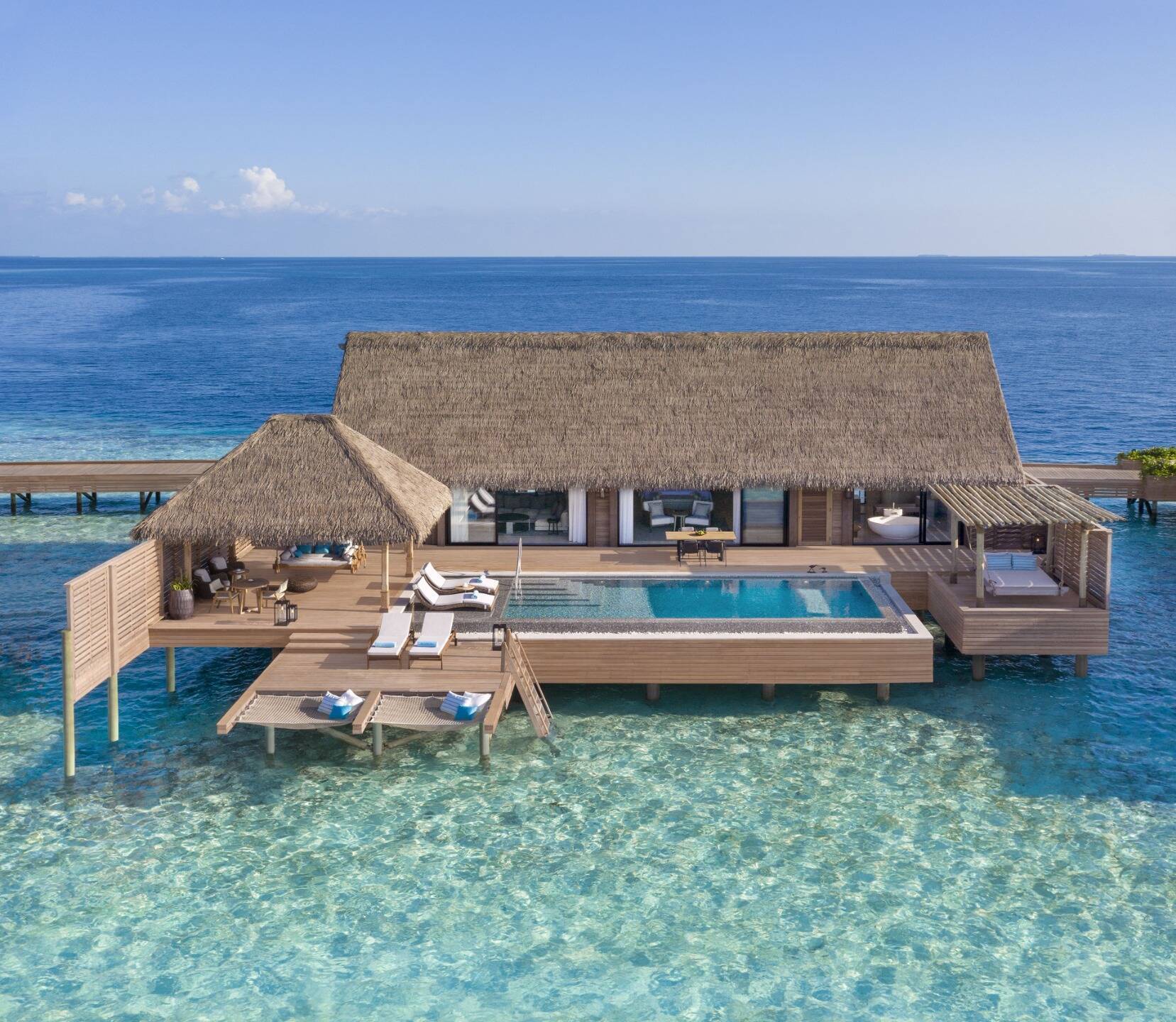 King Grand Overwater Villa With Pool 