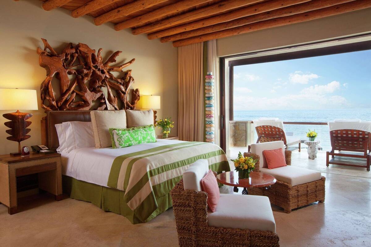 Premium Beachfront Suite Plunge Pool