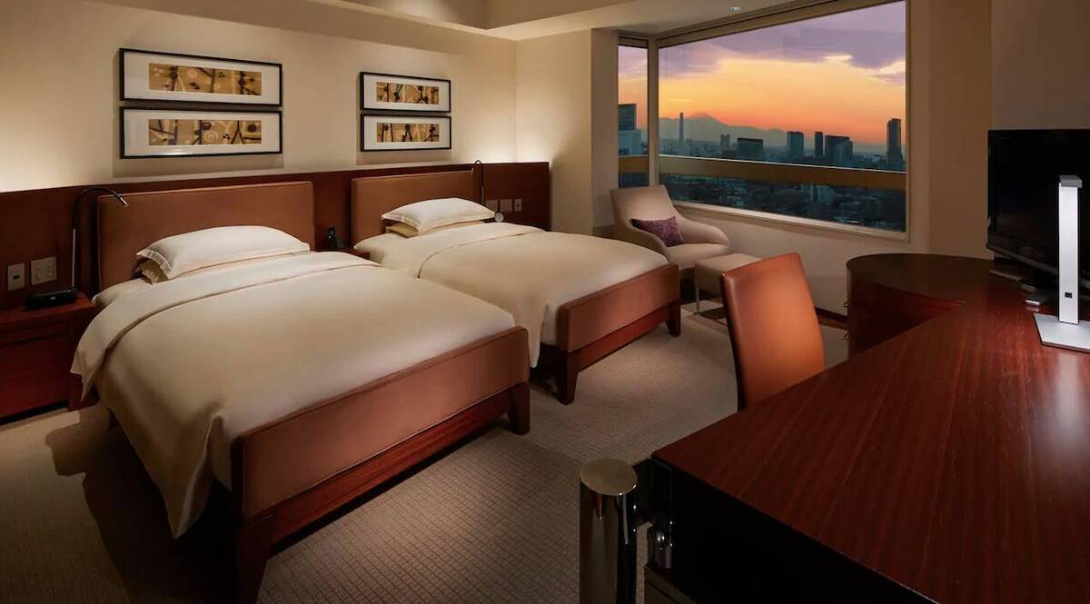 Twin View Room