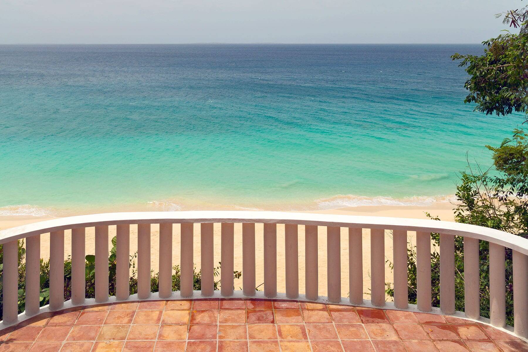 Ocean Front Junior Suite - King Bed