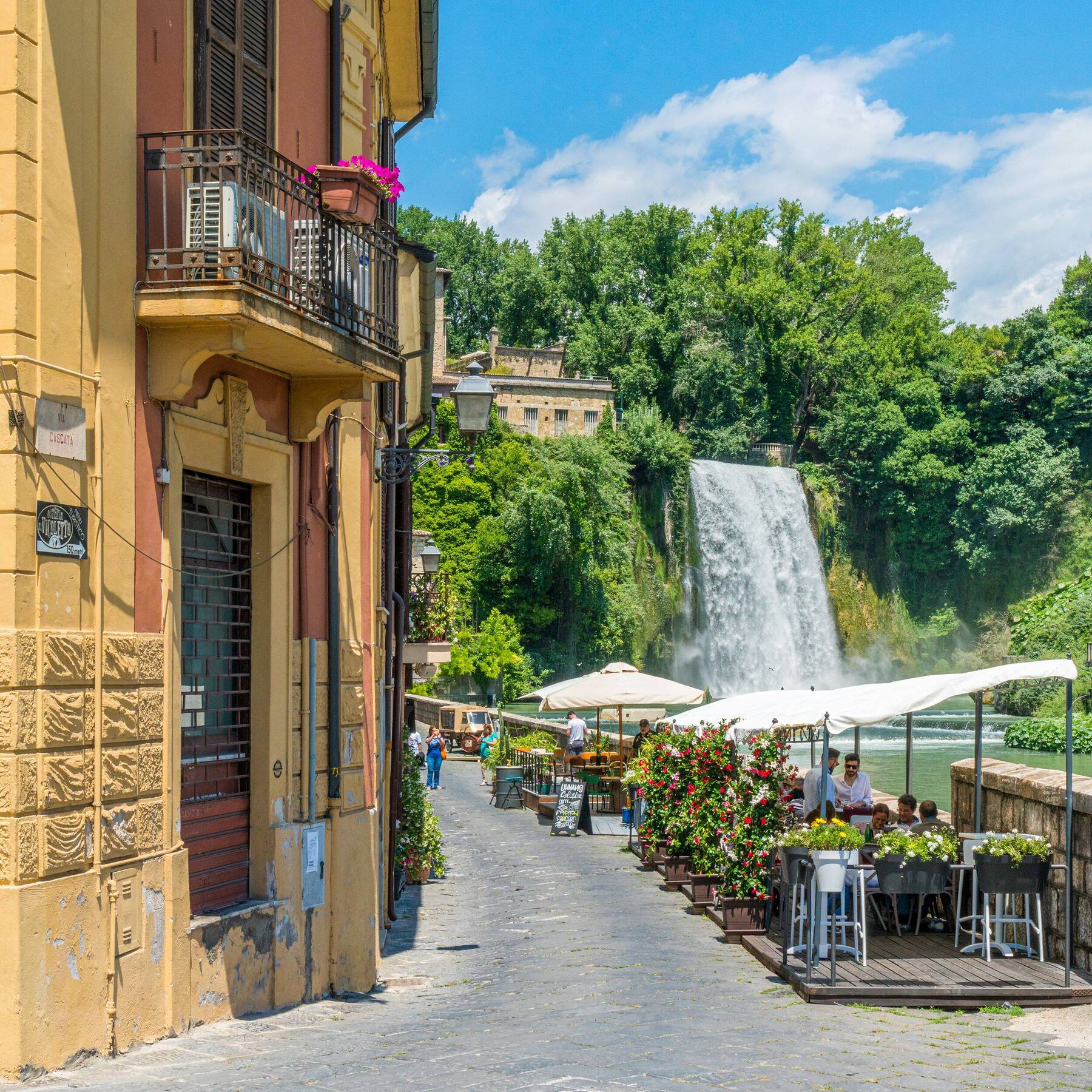 city to visit near rome