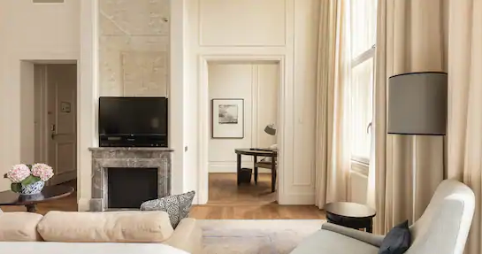 King Junior Suite with Canal View