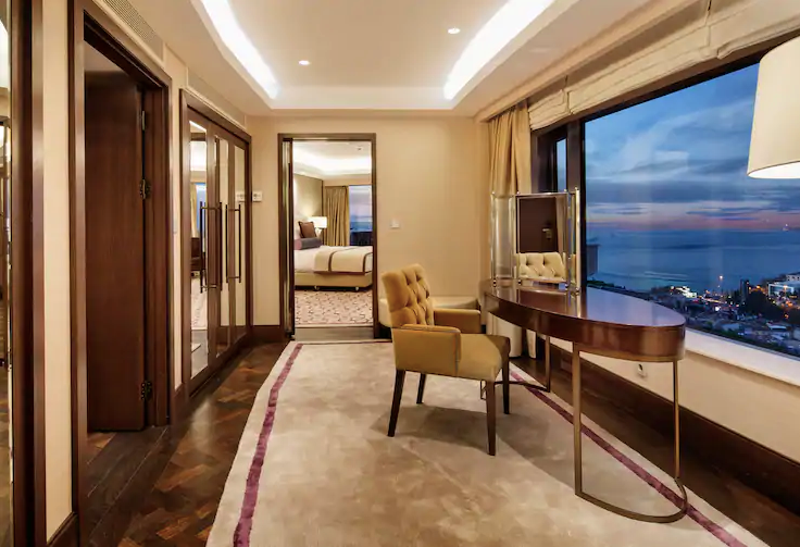 Presidential Suite Lounge Access