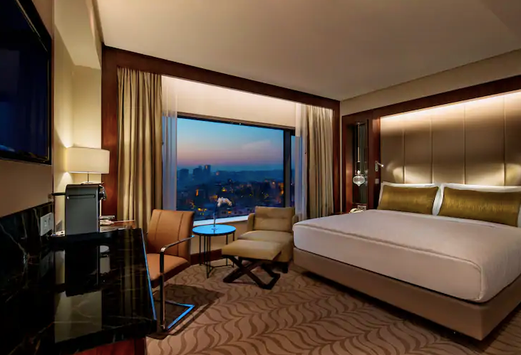 Two Bedroom Family Suite Bosp. View Lounge Acc.