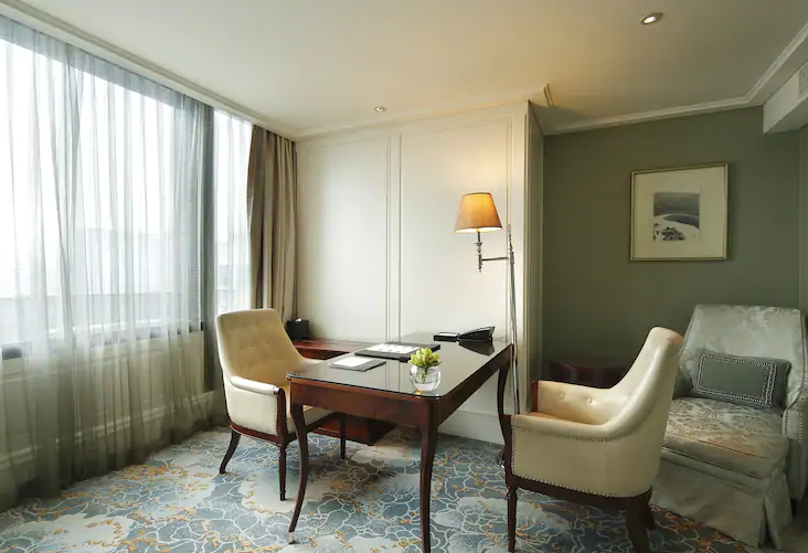King Junior Suite