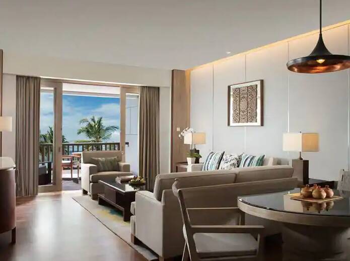 King Ocean Front Suite