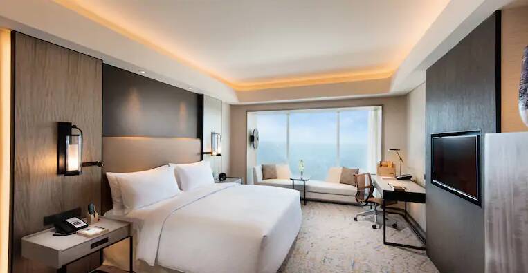 Bay View King Deluxe Room