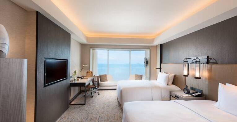 Bay View Twin Executive Room - Lounge Access