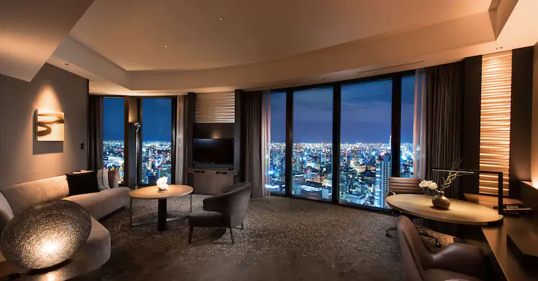 King Executive Corner Suite