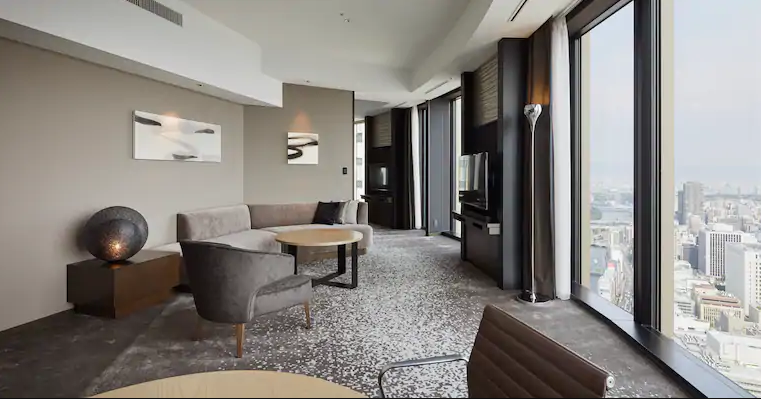 King Executive Corner Suite