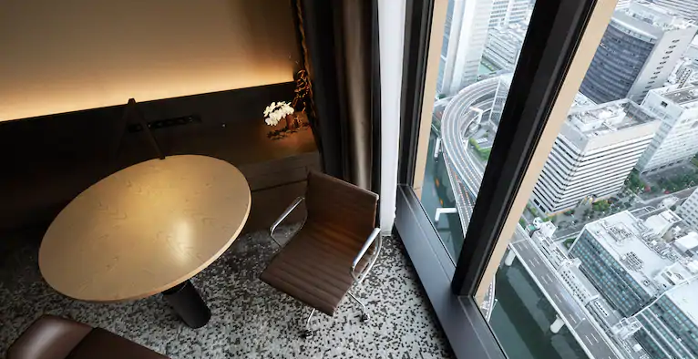 King Executive Corner Room