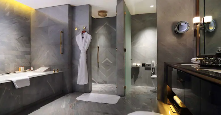 King Deluxe Suite