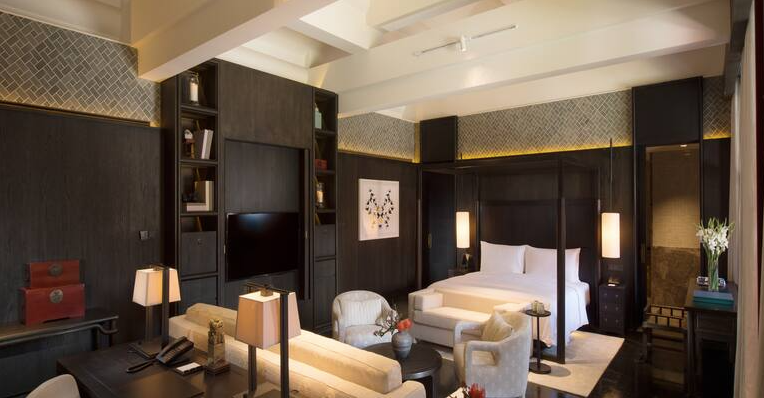 Hutong Courtyard Suite