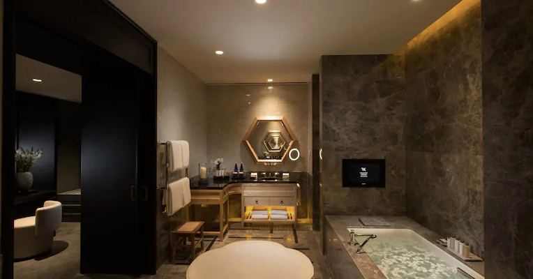 Hutong Courtyard Suite