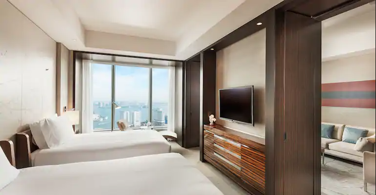 Twin Executive Suite Bay View