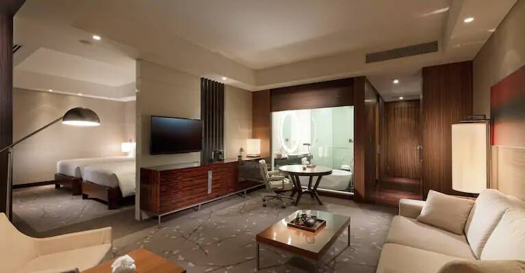 Twin Suite City View Corner Room