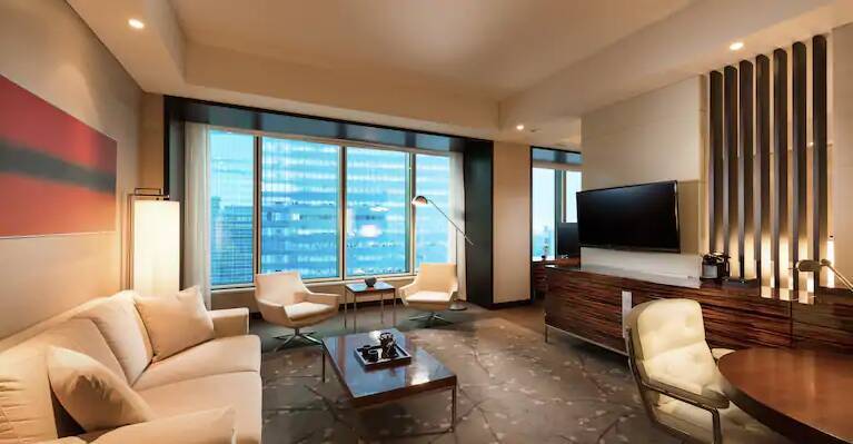 Twin Suite City View Corner Room