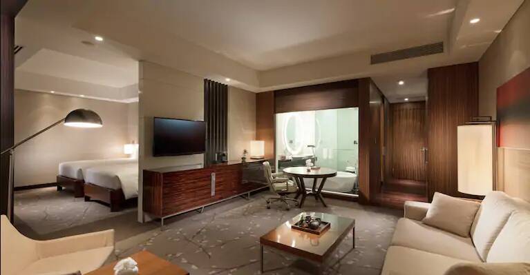 Twin Executive Suite City View Corner Room