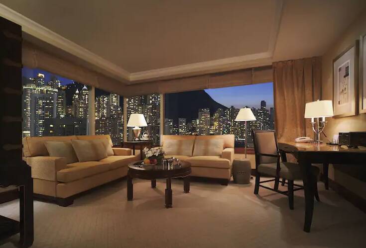 King Executive Peak Suite