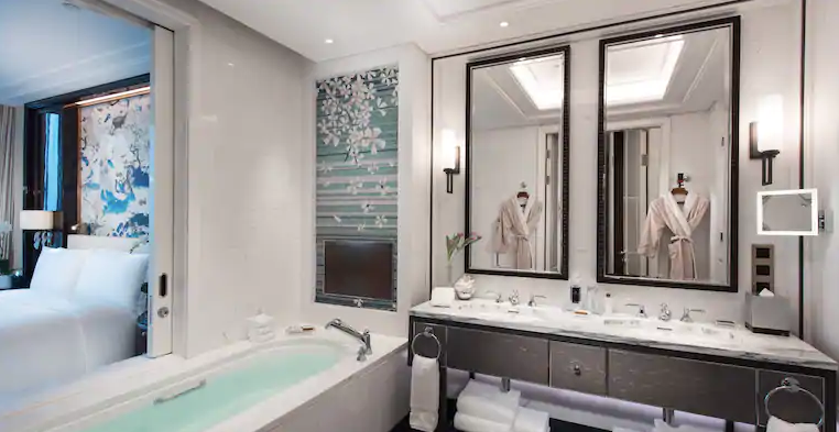 King Skyline City View Room