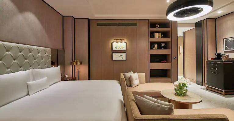 King Grand Deluxe Room