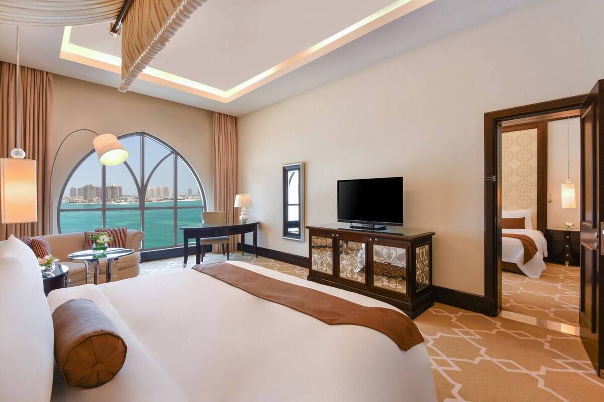 Grand Deluxe One King Sea View Room