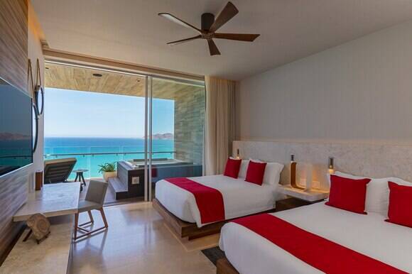 Ocean View 3 Bedroom Suite, 1 King, 2 Queen, 1 King