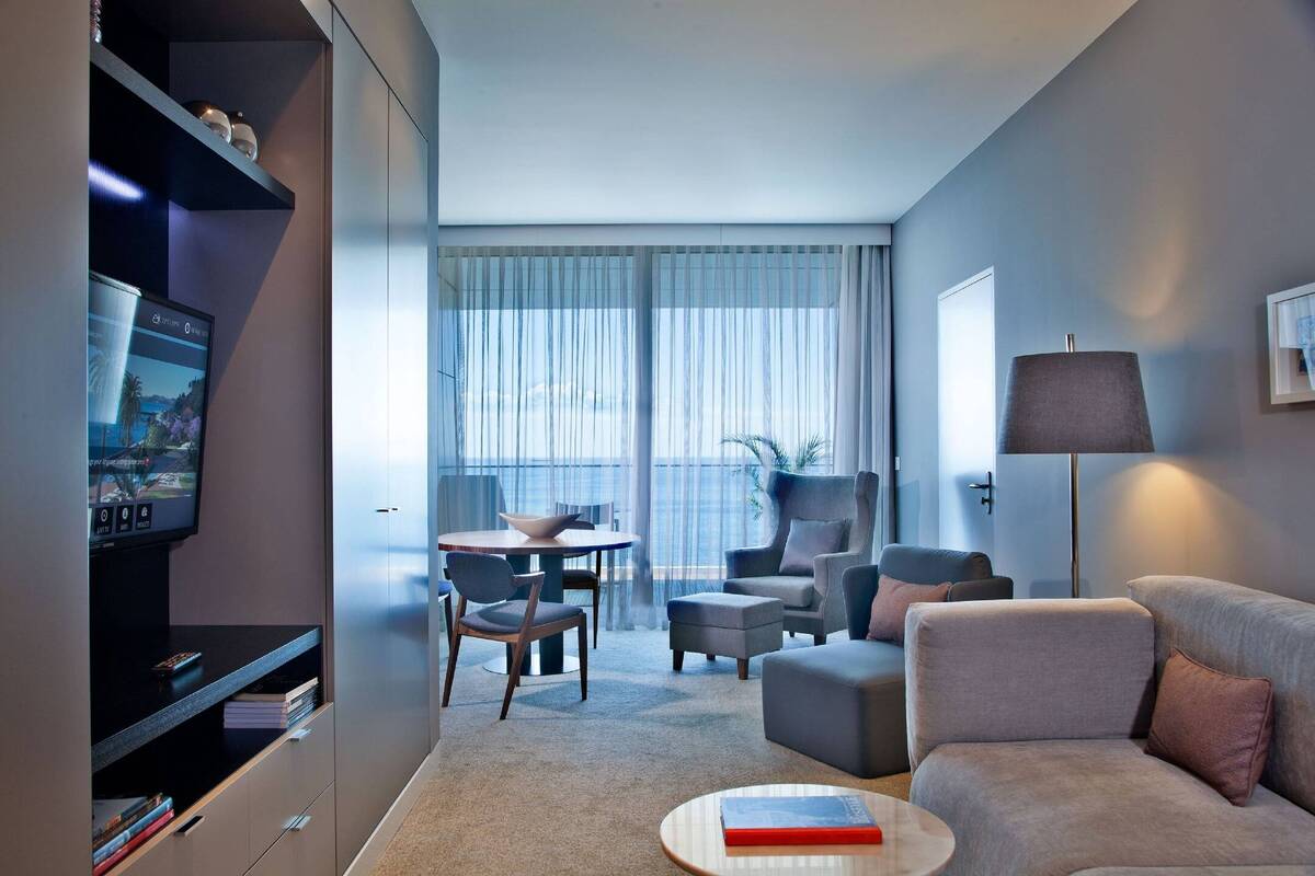 One Bedroom Suite Ocean View