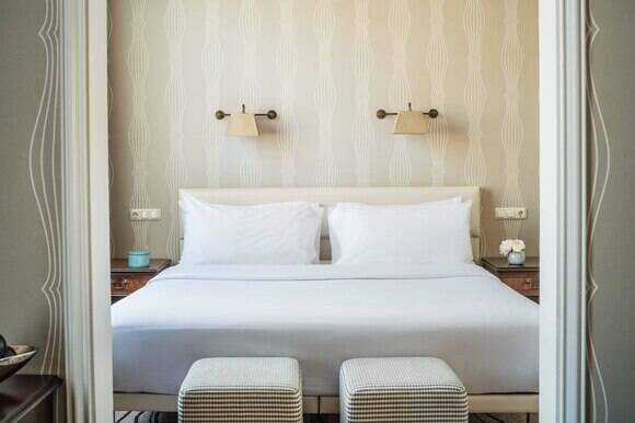 Chic Palais King Room