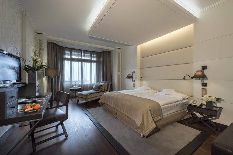 Deluxe Lake View Room